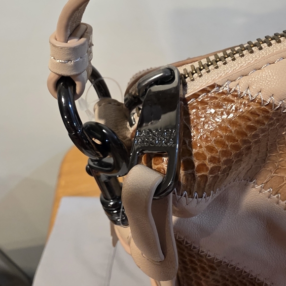 Vintage Badgley Mischka Tan & Gold Chevron Snakeskin Leather Crossbody Bag. NWT - Picture 11 of 15